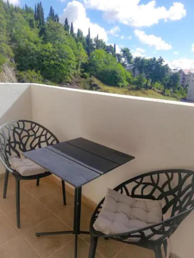 Apartments At Ljubovic Hill Park พอดโกริกา ภายนอก รูปภาพ